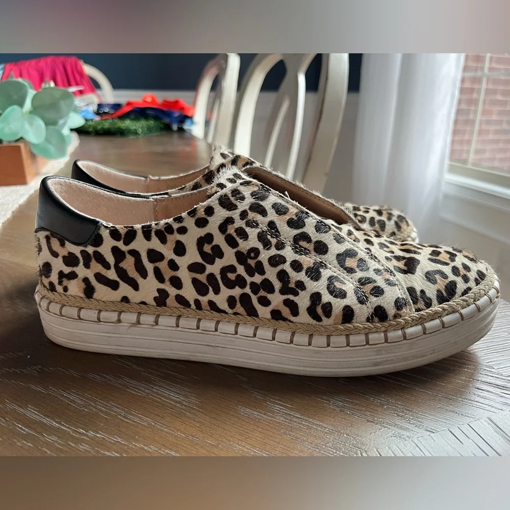 Anthropologie J Slides Leopard Print Leather Slip On Shoes Size 7.5 - Picture 2 of 11